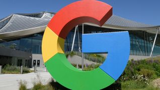 Googles Gemini konkurriert unter anderem mit ChatGPT. (Archivbild)