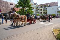 Großer Festumzug 150 Jahre Freiwillige Feuerwehr Maichingen.