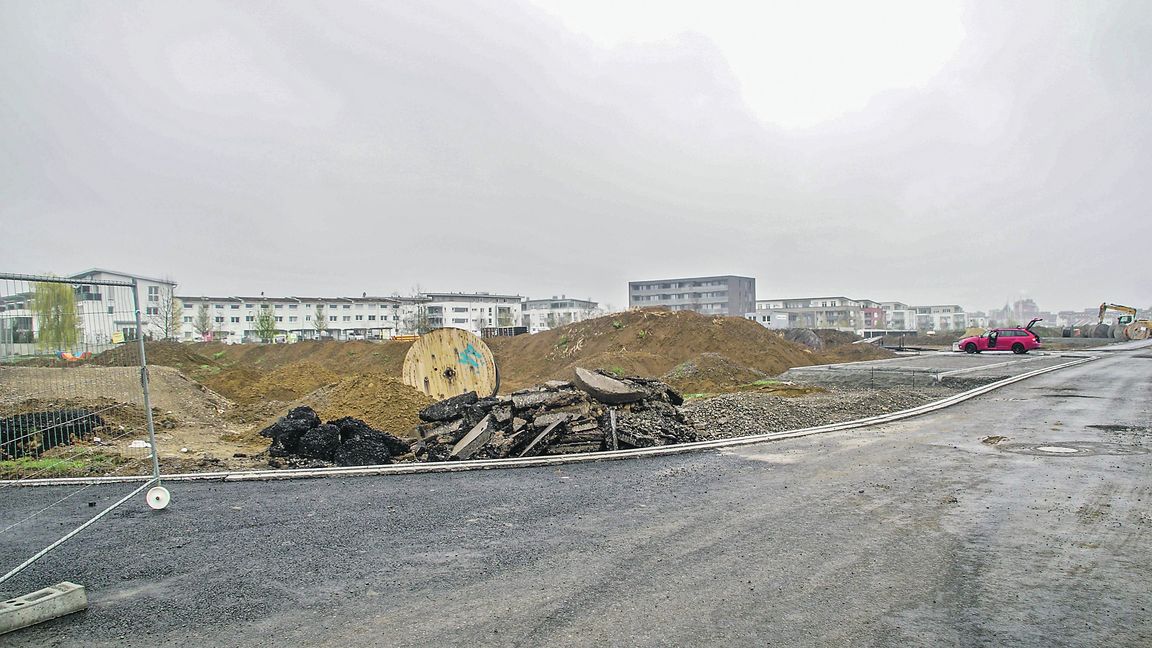 Die Erschließung für das neue Baugebiet Allmendäcker II läuft auf Hochtouren. Hier sollen bis zu 750 Menschen wohnen. Die Stadt will in den kommenden Jahren Wohnraum für rund 6000 neue Einwohner schaffen. Das sogenannte Handlungsprogramm Wohnen 2025 stößt allerdings nicht auf einhellige Zustimmung. Bild: Dettenmeyer