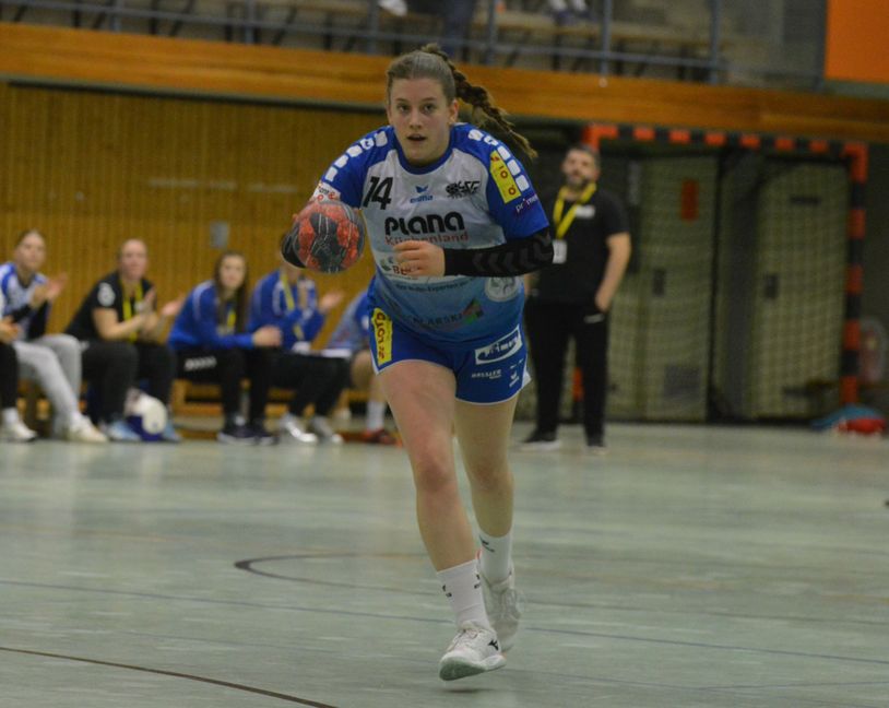 Lena Münch und die HSG Böblingen/Sindelfingen peilen heute Abend im Heimspiel gegen den TV Flein den ersten Saisonsieg an. Bild: Zvizdiç