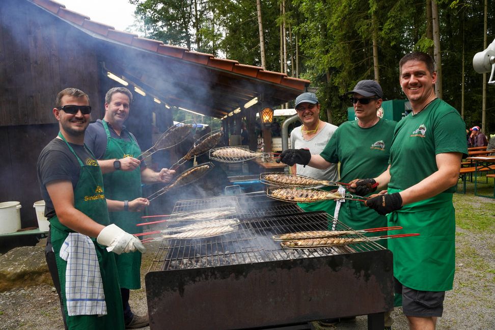 Leckeres vom Grill gibt es beim Fischerfest in Sindelfingen.