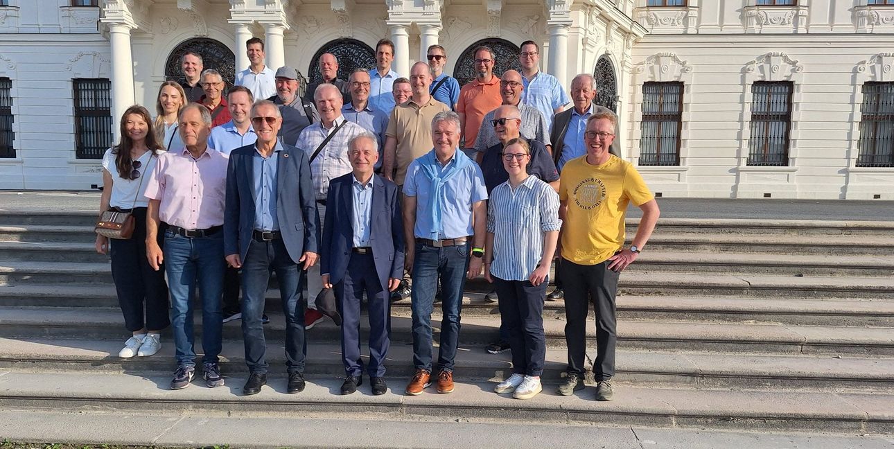 Die Abgeordneten des Böblinger Kreistags in der Donaumetropole.