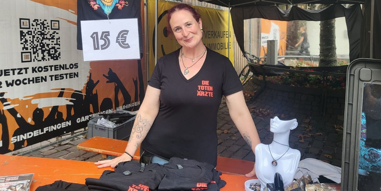 Am Merchandise-Stand konnten sich Fans T-Shirts und mehr sichern.