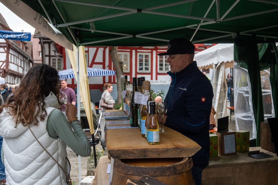 Buntes Treiben beim Sindelfinger Handwerkermarkt