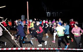 Da beim 6- und 10-Kilometer-Lauf ein Teil der Strecke auch durch den Wald führt ist eine Lampe Pflicht. 	Bild: photostampe/A