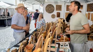 Auch Holzblasinstrumente gab es beim Handwerkermarkt.