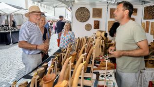 Auch Holzblasinstrumente gab es beim Handwerkermarkt.