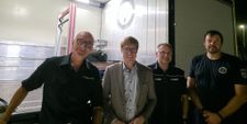 Zufrieden: Rainer Just, Leiter des Amts für Feuerwehr und Bevölkerungsschutz, Markus Kleemann, Oberbürgermeister der Stadt Sindelfingen, Mathias Peterle, stellvertretender Leiter des Kampfmittelbeseitigungsdienstes, Markus Friese, Munitionsfacharbeiter des Kampfmittelbeseitigungsdienstes