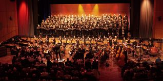 Rund 200 Aktive beteiligten sich im Euorpa-Saal an der Auffürung der Carmina Burana anlässlich des Gedenkjahrs 500 Jahre Bauernkrieg.Bild: Heiden