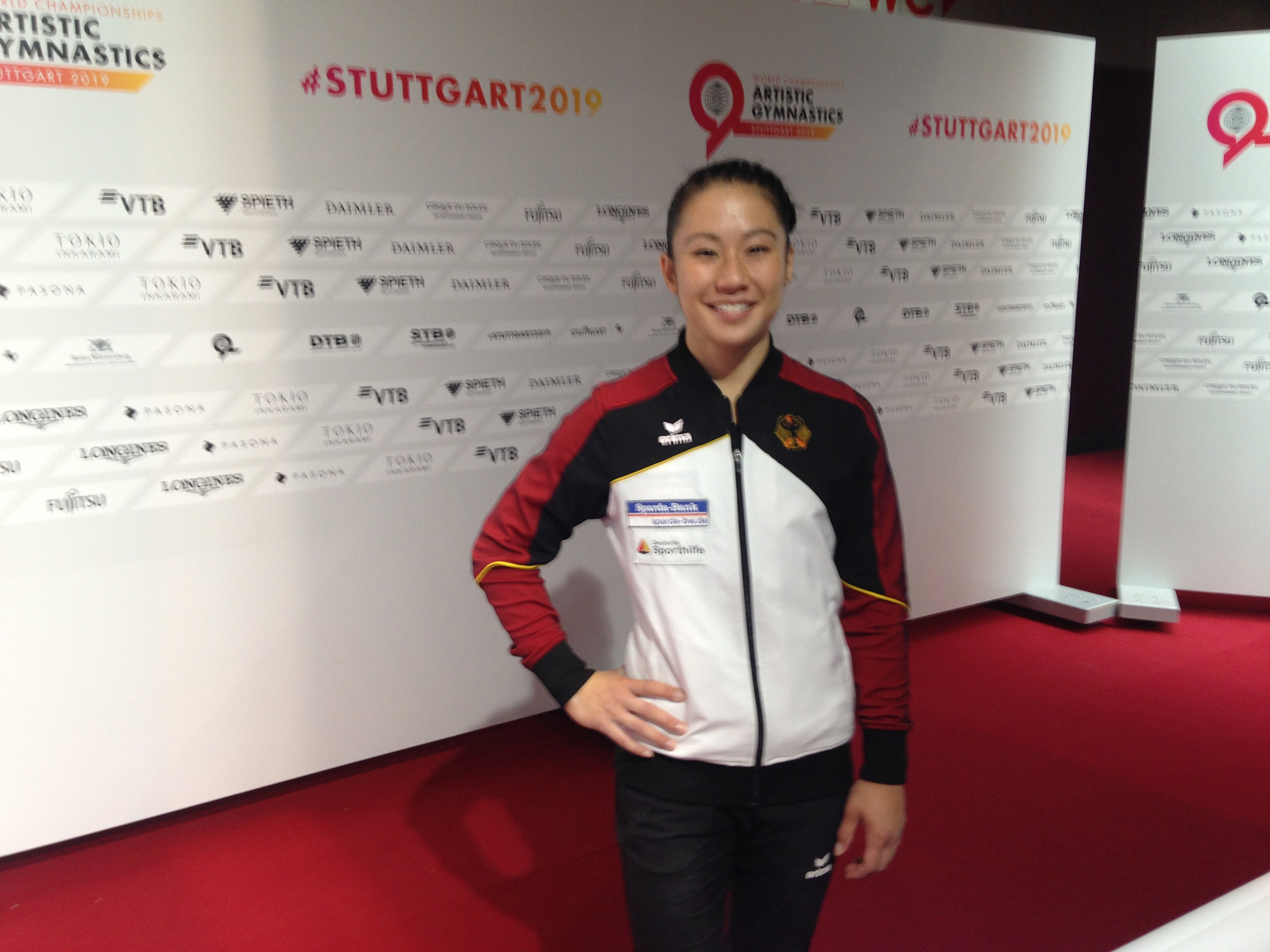 Kim Bui gestattet kurz vor dem Start der Turn-WM in Stuttgart einen Blick in die MIxed-Zone. Bild: Sturm