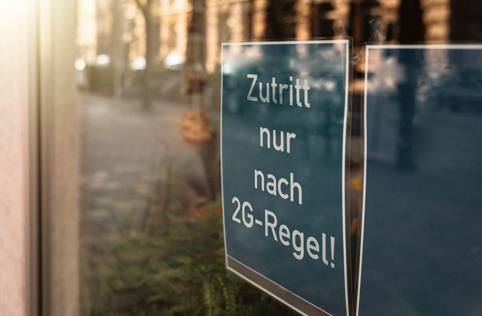 Tritt die Alarmstufe in Kraft, gilt in Restaurants die 2G-Regel.
 Foto: imago images