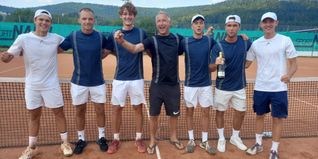 Die SVB will die Saison vergolden: Kim Niethammer, Amar Tahirovic, Aaron Funk, Coach Nils Muschiol, Mathis Dahler, Numa Lemieux-Monette, Moritz Münster (von links) sind Württembergischer Meister.