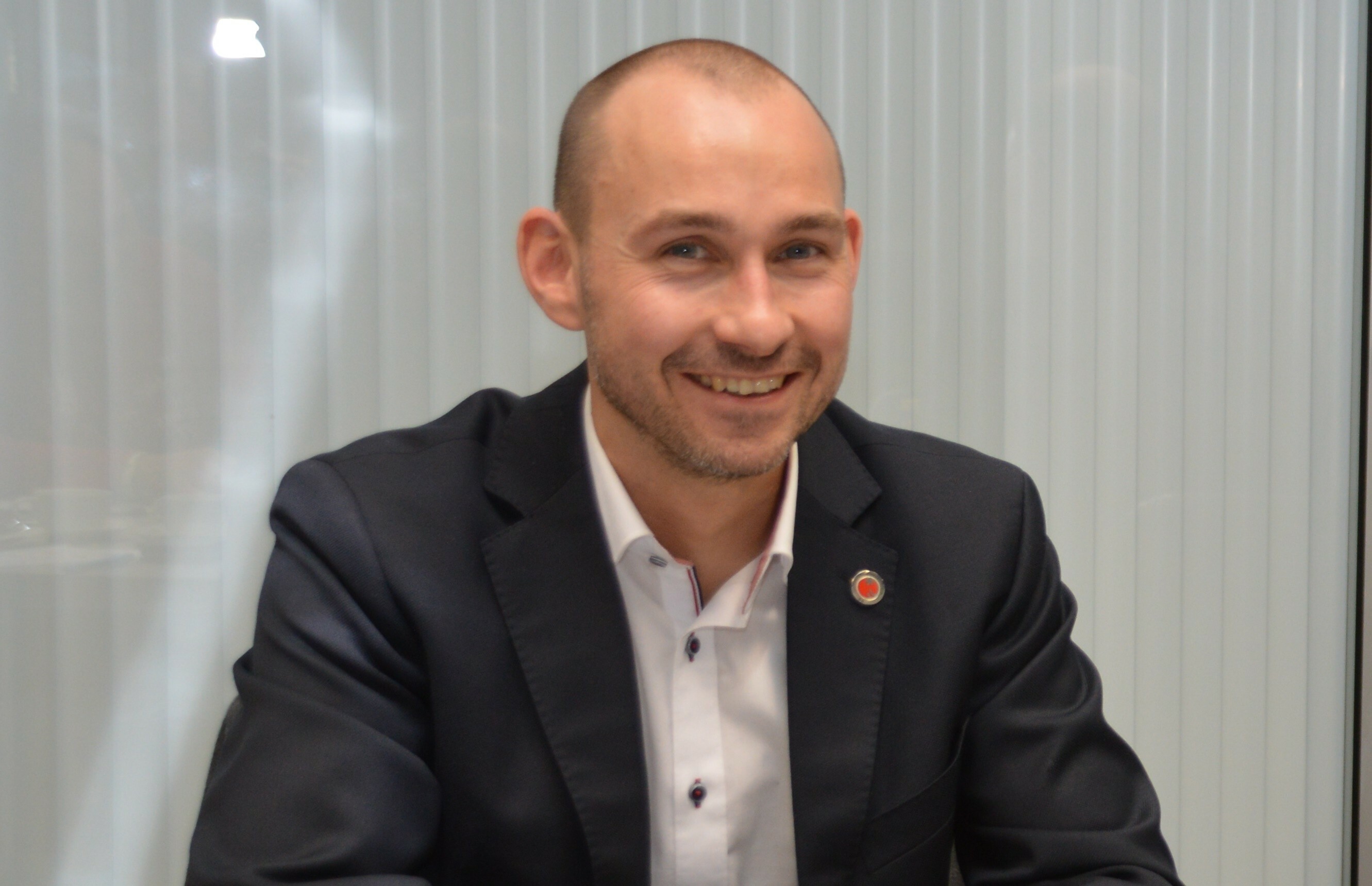 Dr Stefan Belz