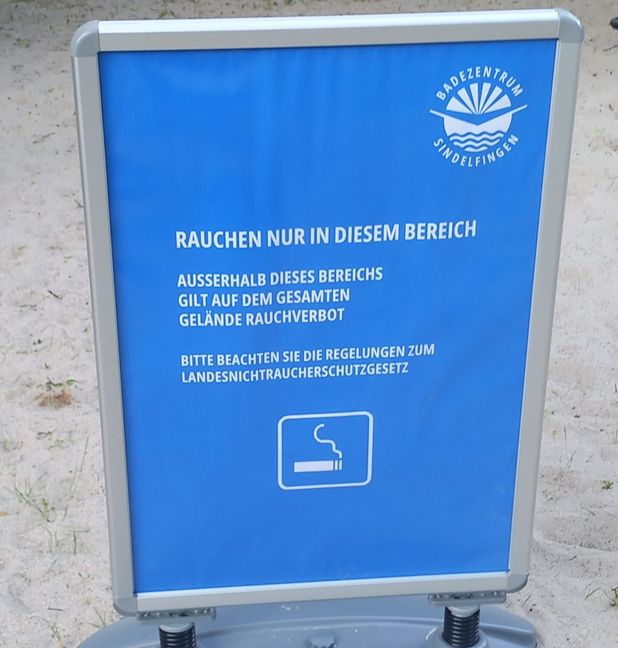 Hinweistafel im Freibad.