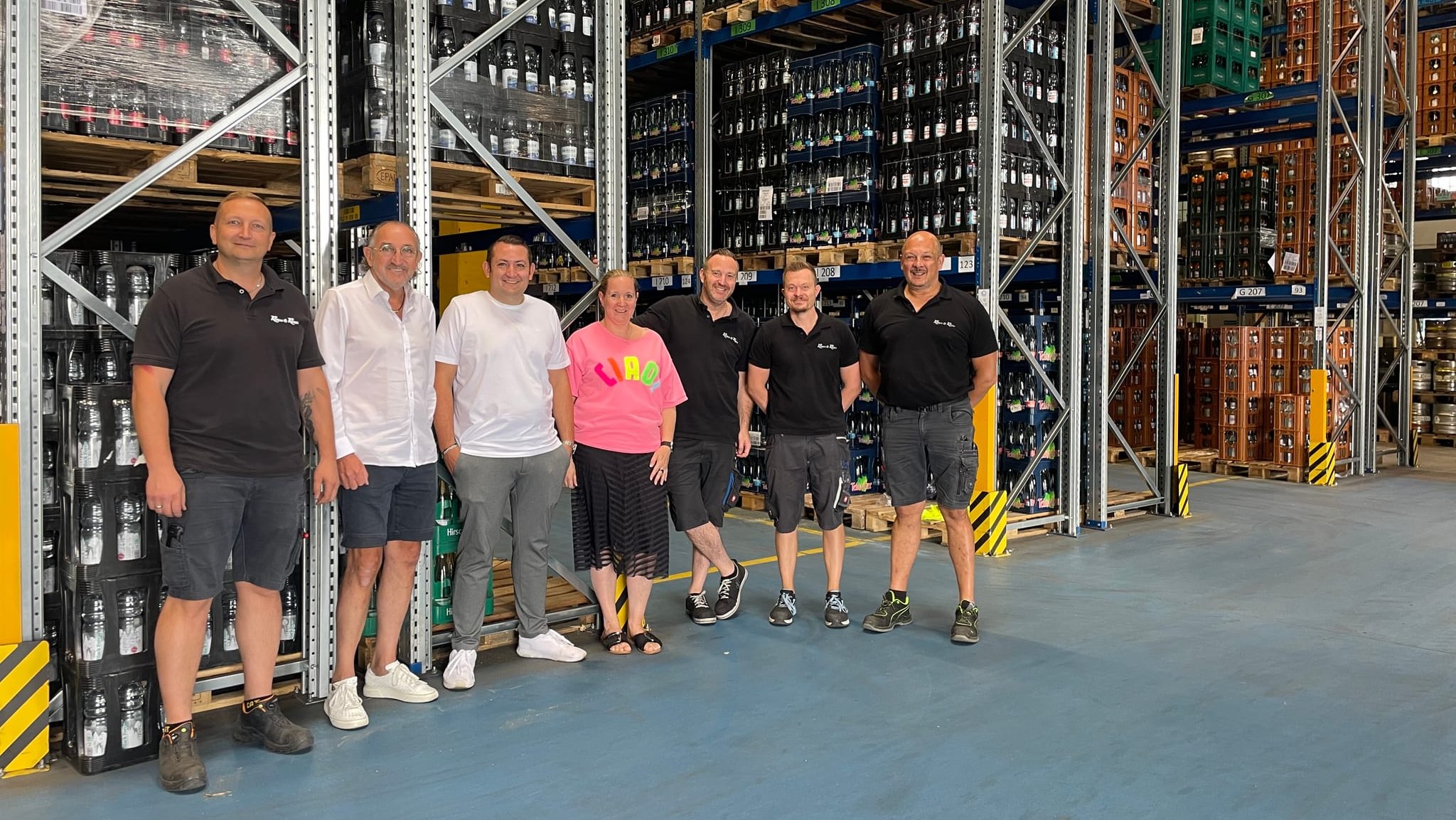 Sie sorgen dafür, dass bei Klauss & Klauss alles rundläuft: Maxim Enns, Dieter Klauss, Sandro Klauss, Tina Mayer, Markus Betz, Björn Kreiß und Antonio Moreira (von links).
