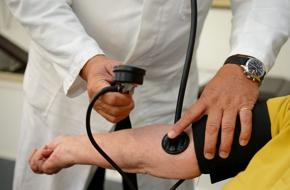 Beamte erhalten einen Teil ihrer Aufwendungen für die Gesundheit über die Beihilfe ersetzt – künftig auf verschiedenen Wegen.
