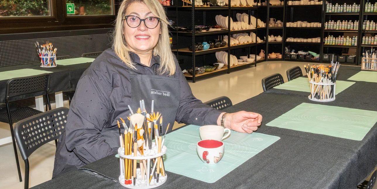 Bedia Salik in ihrem Keramikstudio.