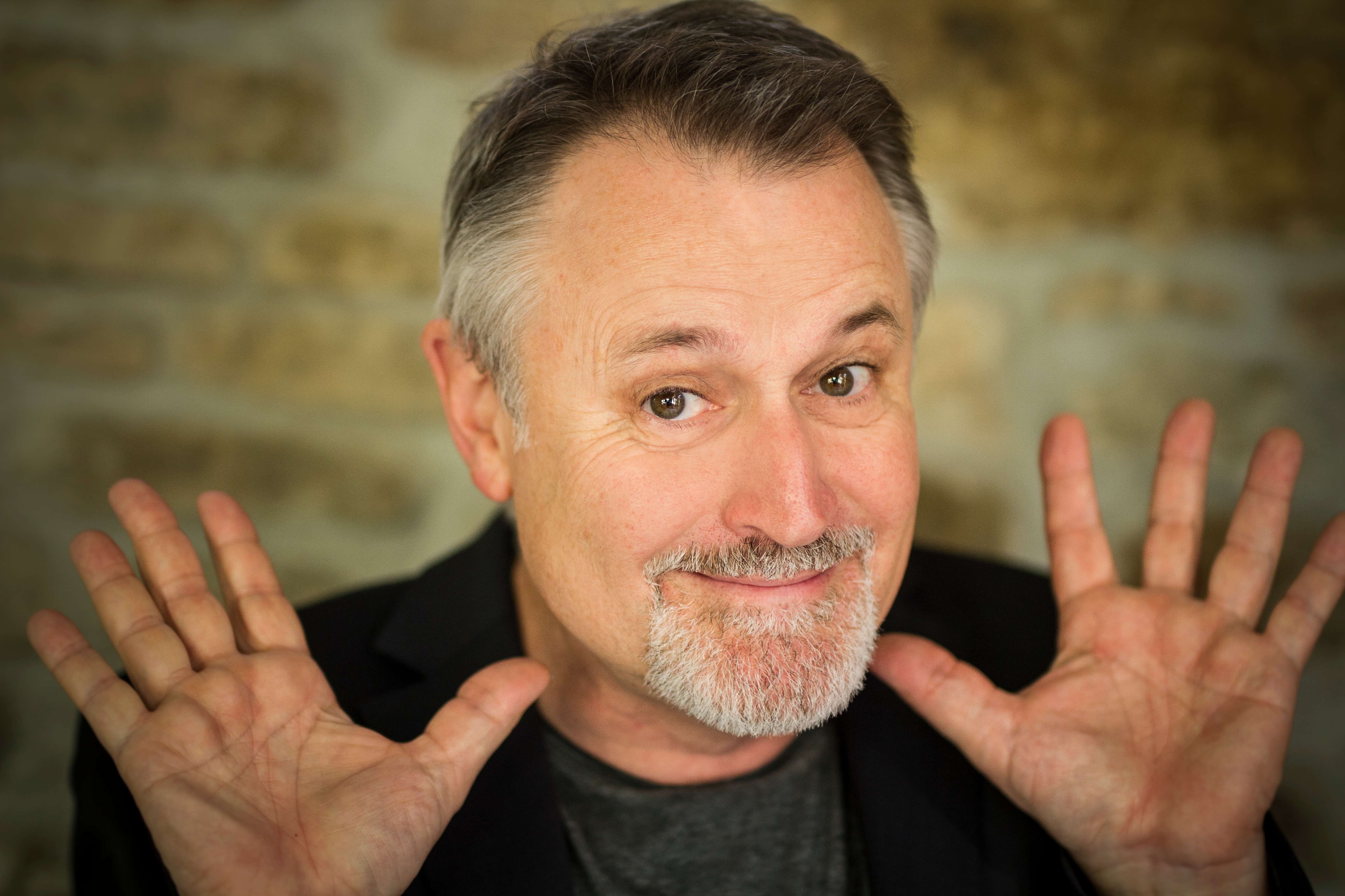 Wem es ernst ist mit schwäbischer Comedy, kommt um Ernst Mantel einfach nicht herum. Geistreiche Texte und Lieder, die den Saal zum Kochen bringen - das liegt ihm. Am 14. Oktober im Sindelfinger Glaspalast live zu erleben. Bild: z
