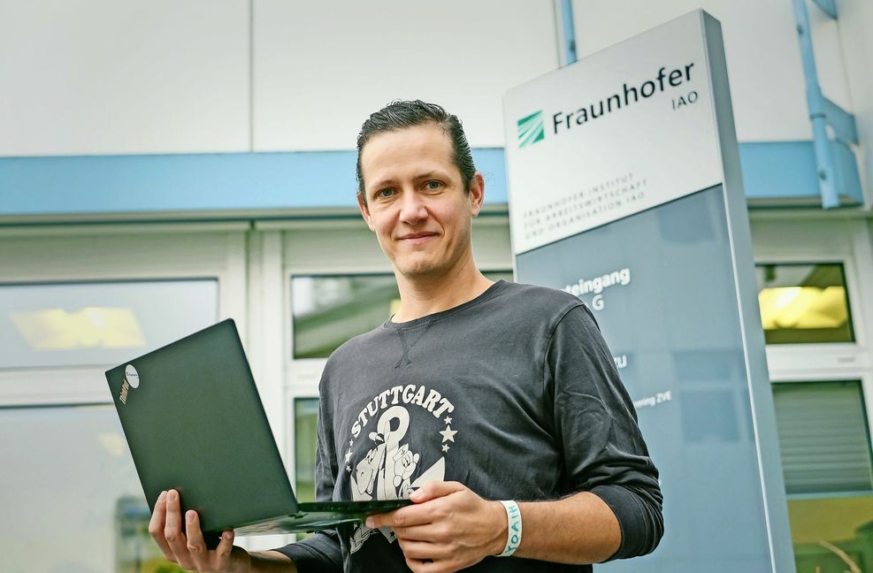 JJ Link hat ein Regenbogennetzwerk bei der Fraunhofer-Gesellschaft gegründet – eine Plattform für Austausch, die das Coming-out erleichtern soll Foto: Lichtgut/Max Kovalenko
