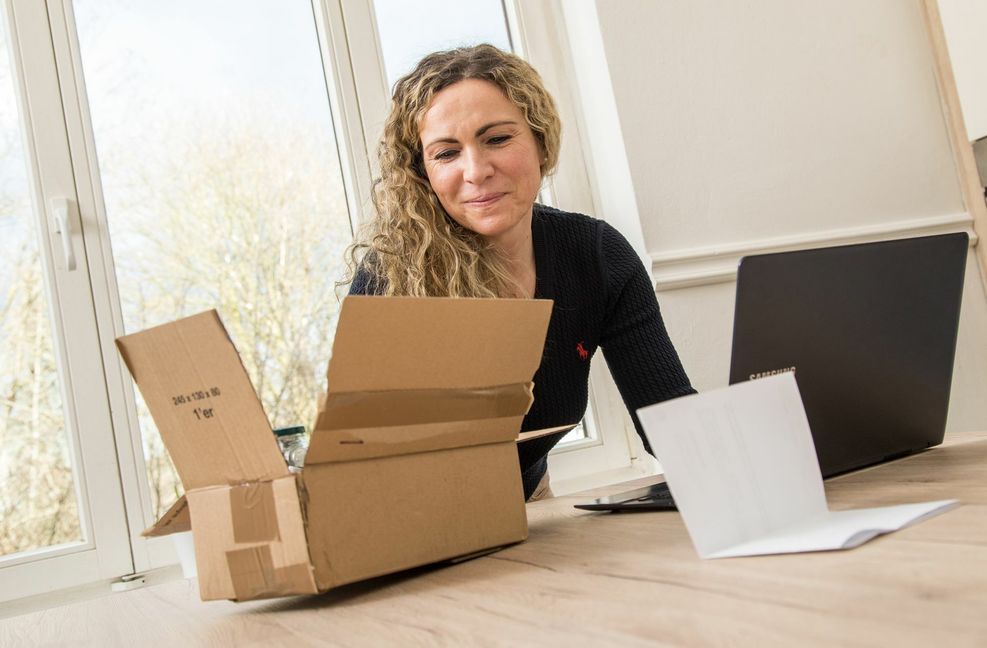 Der Einkauf auf Rechnung oder Raten im Netz liegt stark im Trend.