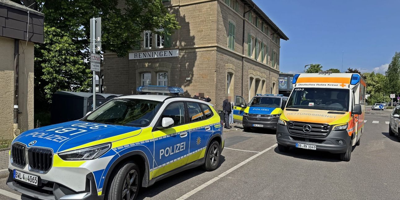 Die beiden Kontrahenten sind am Donnerstag gegen 15 Uhr am Renninger Bahnhof ausgestiegen. Die Polizei sucht weiter nach Augenzeugen.