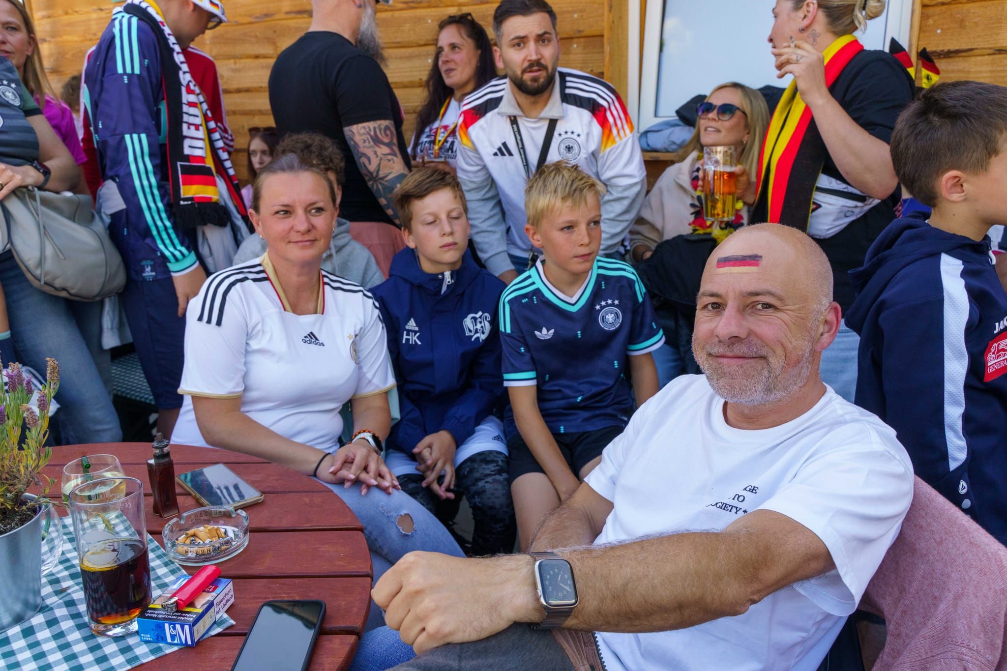 Fußball pur im Sindelfinger Hopfengarten. Der deutsche WM-Auftat gegen Curaçao.