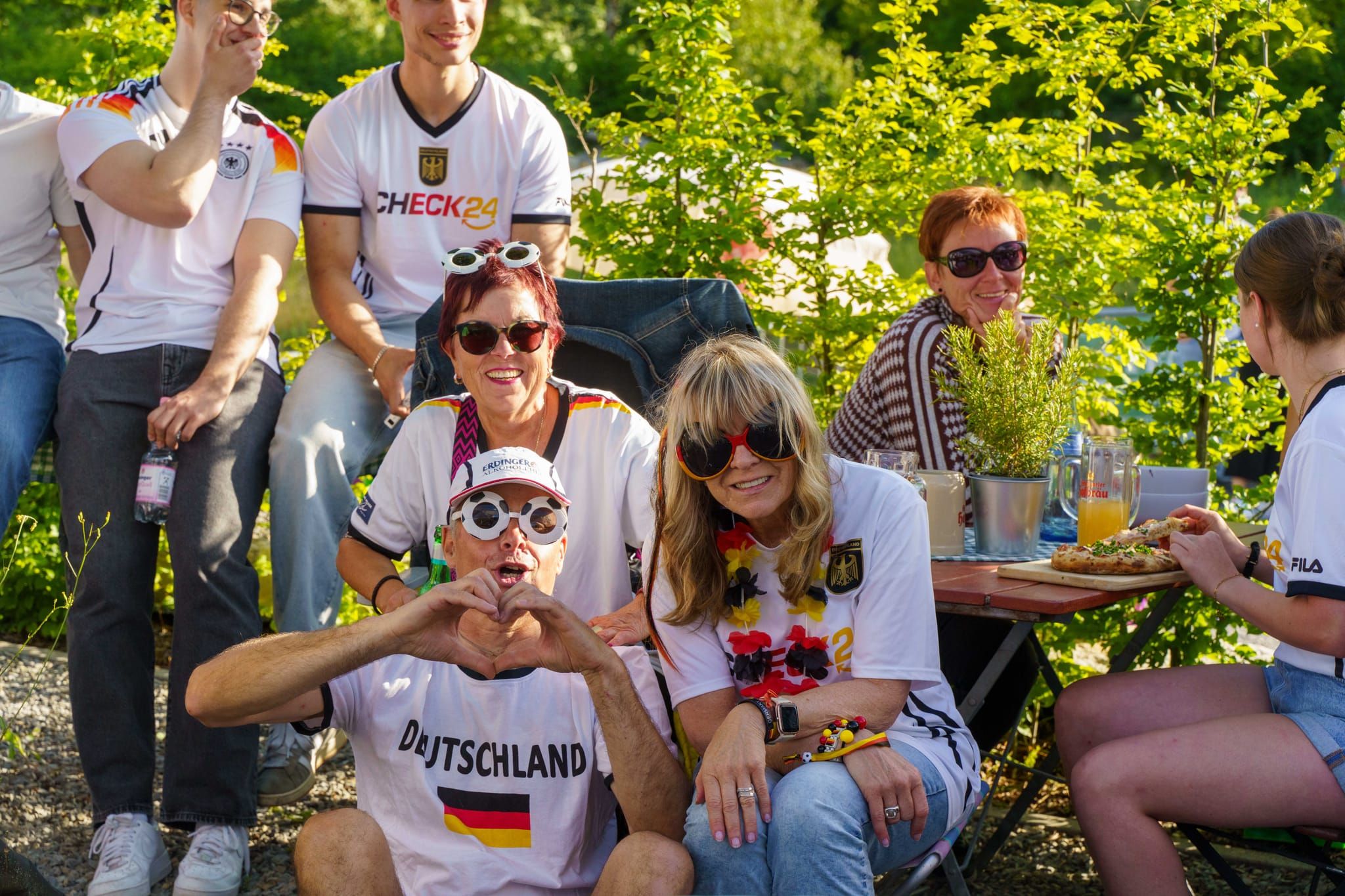 Fußball pur im Sindelfinger Hopfengarten. Der deutsche WM-Auftat gegen Curaçao.
