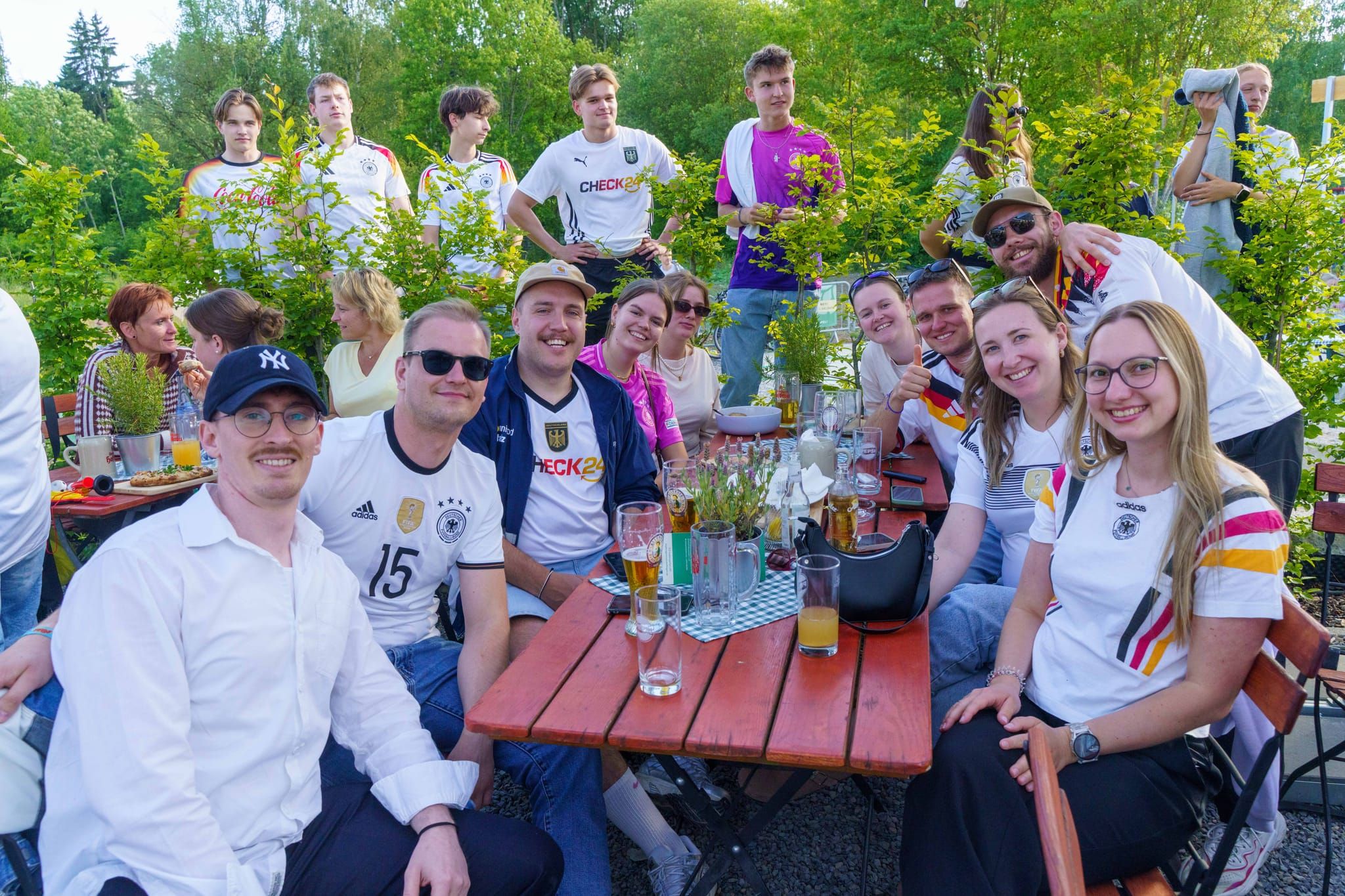 Fußball pur im Sindelfinger Hopfengarten. Der deutsche WM-Auftat gegen Curaçao.