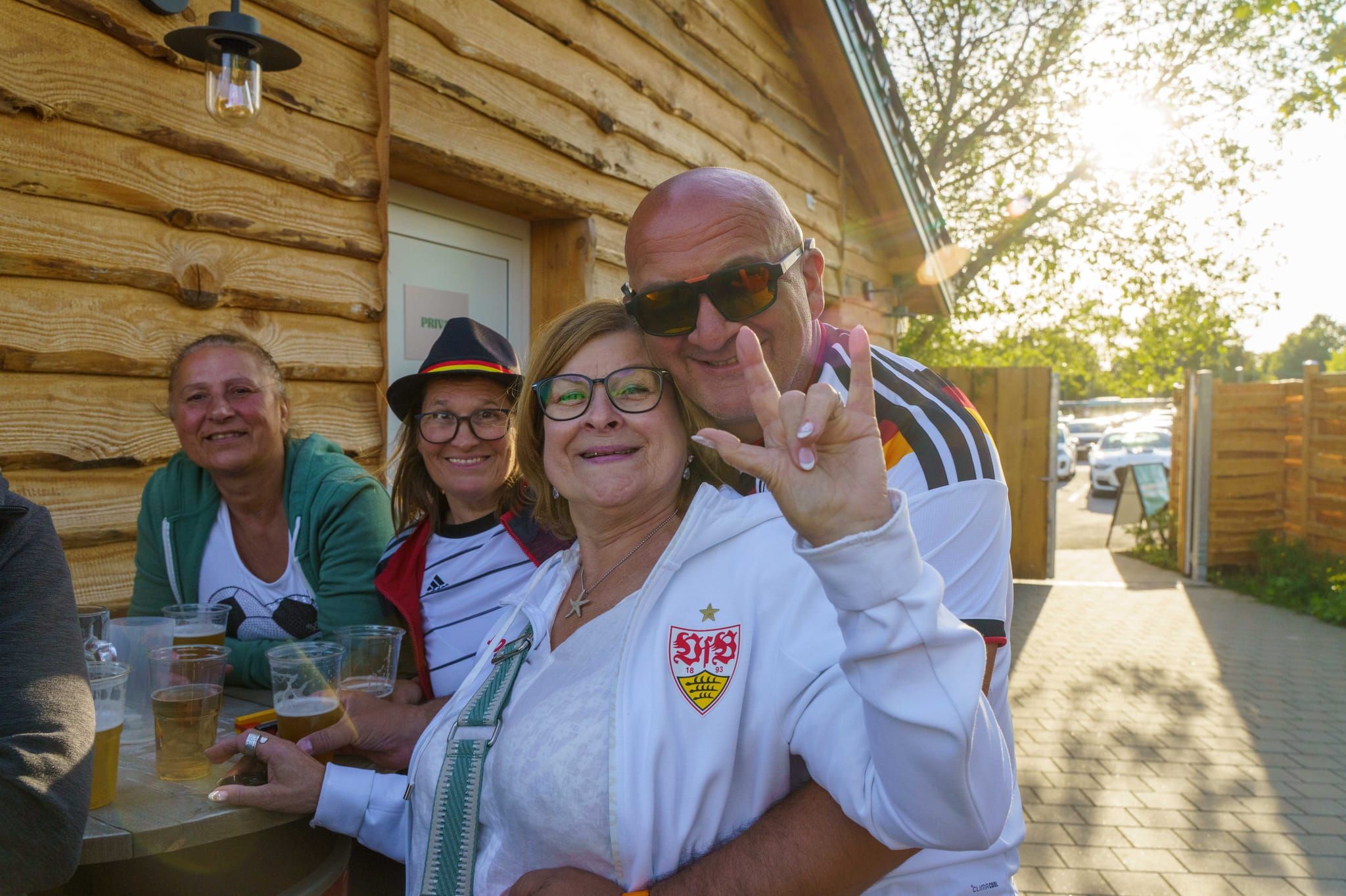 Fußball pur im Sindelfinger Hopfengarten. Der deutsche WM-Auftat gegen Curaçao.