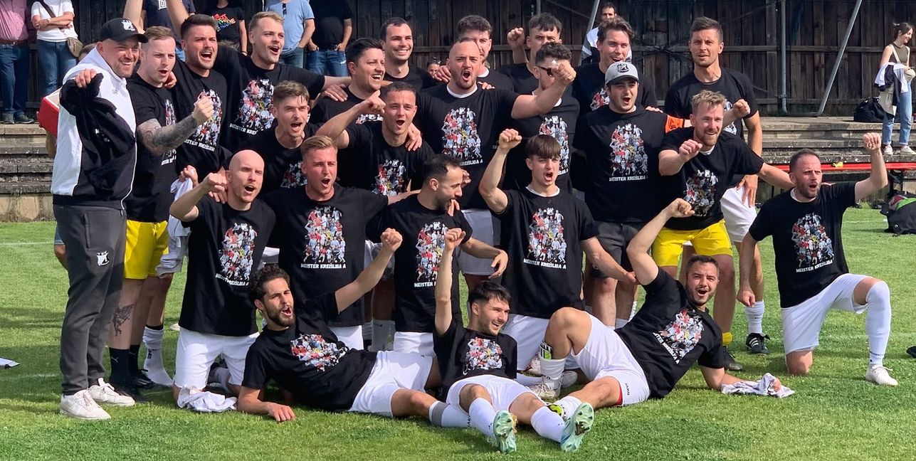 Großer Jubel beim TSV Dagersheim nach dem Spiel beim TV Gültstein über die Meisterschaft.