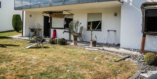 Die Druckwelle zerstörte die Fenster.