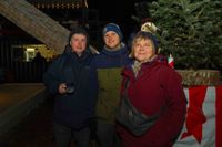 Gemeinsames Weihnachtsliedersingen mit den Hanke Brothers auf dem Grünen Platz.