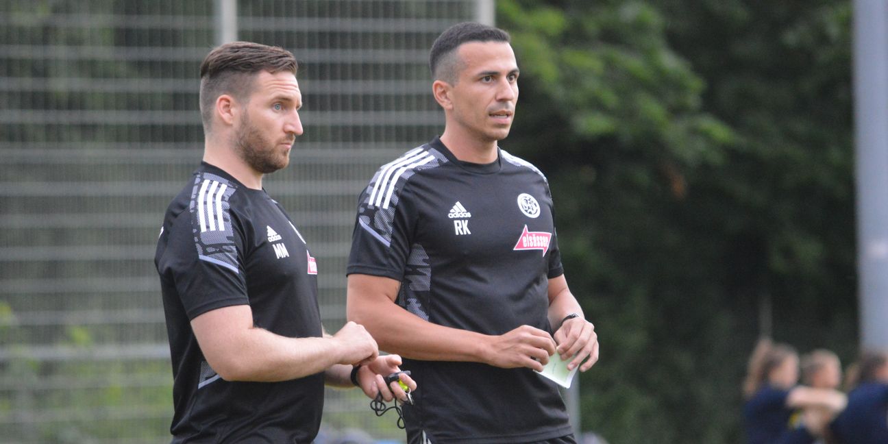 Co-Trainer Marijo Milcic (links) und Chefcoach Roberto Klug bleiben auch in der Saison 2022/2023 am Ruder beim Verbandsligisten VfL Sindelfingen. Bild: Zvizdiç