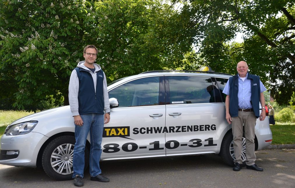 Moritz Spindler (links) und Uwe Schwarzenberg freuen sich über das 80-jährige Bestehen des Sindelfinger Familienunternehmens.