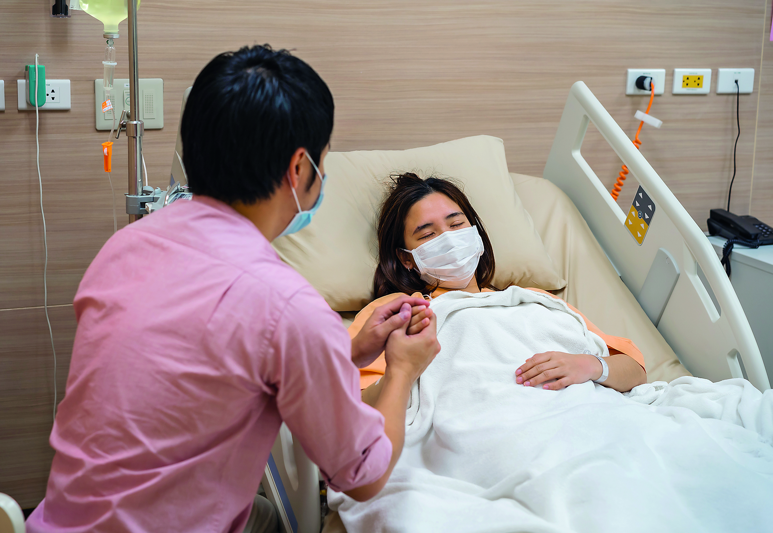 Ein Patientenbesuch in den Kliniken im Kreis Böblingen darf nur noch eine Stunde dauern.  Bild: geargodz/Adobe Stock