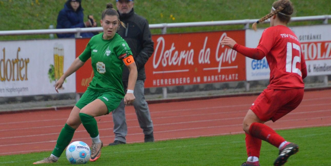 Selina Walter will mit ihren Mitspielerinnen unbedingt aufsteigen und dem Trainer Steven Riechers etwas zurückzahlen. Bild: Zvizdiç