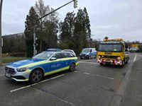 Unfall in der Böblinger Straße: Zwei Autos nach Vorfahrtsmissachtung abgeschleppt.