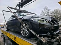 Unfall in der Böblinger Straße: Zwei Autos nach Vorfahrtsmissachtung abgeschleppt.