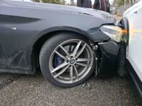 Unfall in der Böblinger Straße: Zwei Autos nach Vorfahrtsmissachtung abgeschleppt.