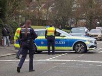 Unfall in der Böblinger Straße: Zwei Autos nach Vorfahrtsmissachtung abgeschleppt.