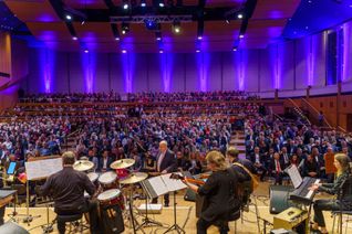Nette Leute und volles Programm beim Sindelfinger Neujahrsempfang in der Stadthalle