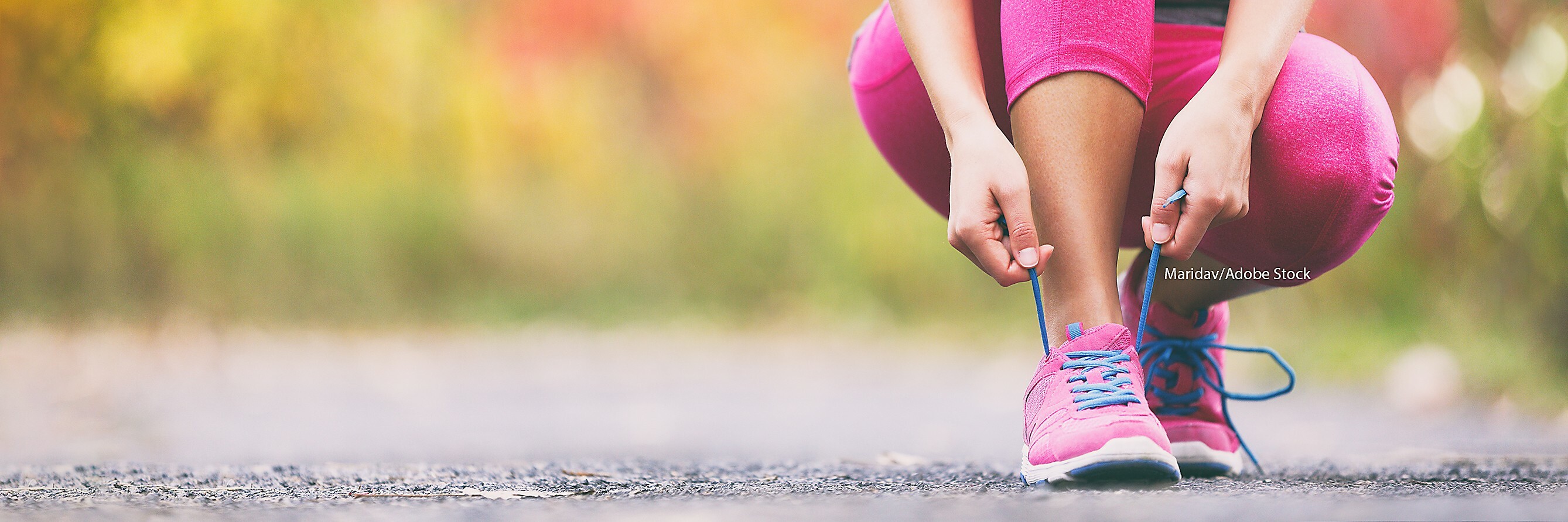 Rein in die Sportschuhe, Schnürsenkel zu, es geht wieder los.
Bild: Maridav/Adobe Stock