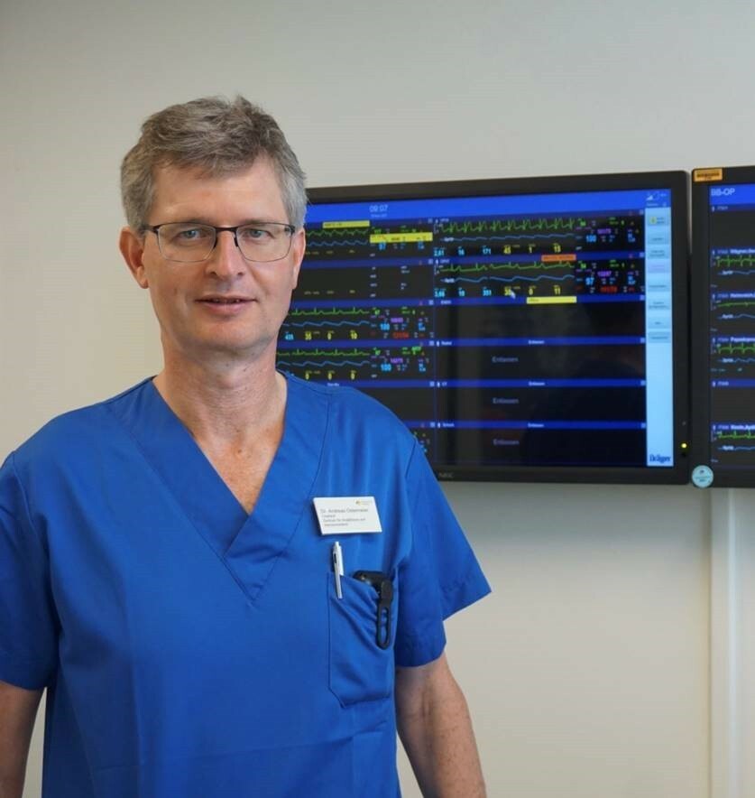 Intensivmediziner Dr. Ostermeier. Bild: Klinikverbund Südwest