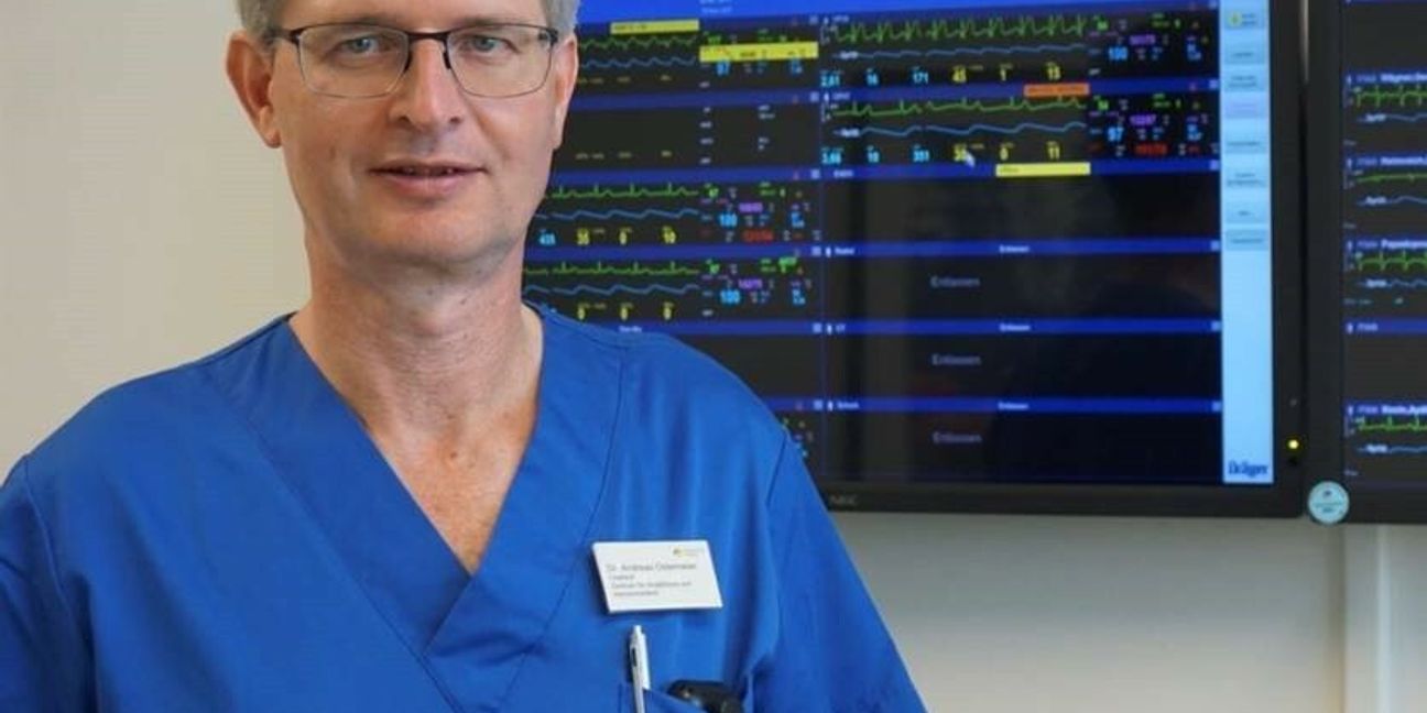 Intensivmediziner Dr. Ostermeier. Bild: Klinikverbund Südwest