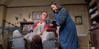 Kathy Bates kümmert sich rührend um „Misery“-Autor James Caan.