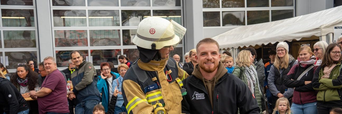 Zahlreiche Besucher nutzten das sonnige Herbstwetter, um einen Blick hinter die Kulissen der Feuerwehr zu werfen.