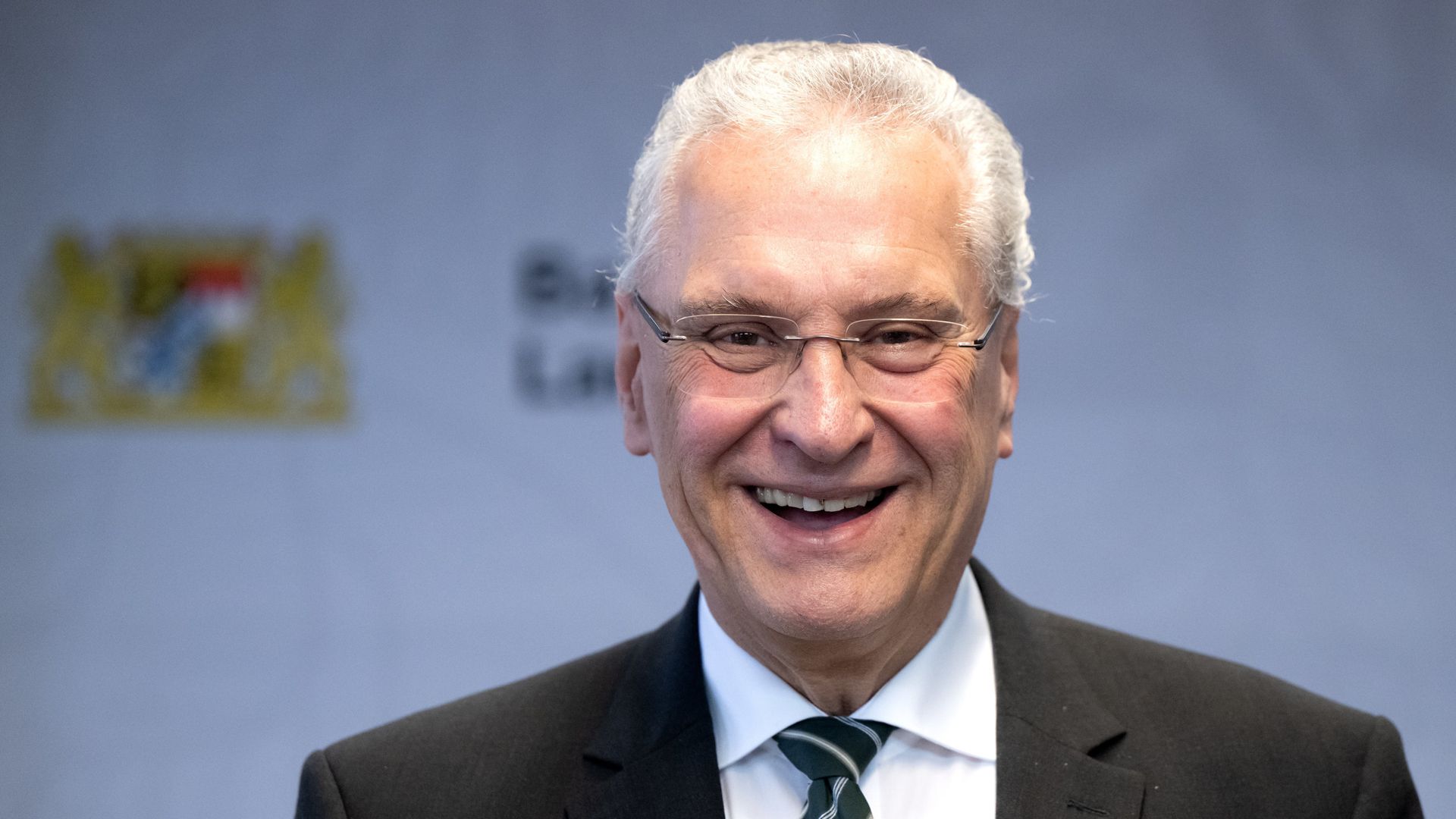 Bayerns Innenminister Herrmann fordert bei einer Verlängerung des Schutzstatus ukrainischer Flüchtlinge ein Bürgergeld-Aus.