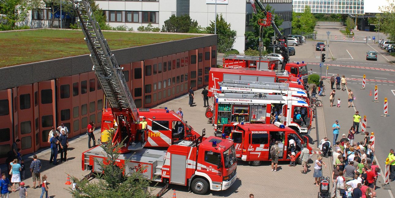 Ab 2025 soll die Feuerwache im Röhrer Weg rund um die Uhr besetzt werden – und zwar von 17 bis 7 Uhr mit zwei Hauptamtlichen und vier Ehrenamtlichen zusätzlich. Unser Archivbild zeigt den Tag der offenen Tür im Mai 2009.