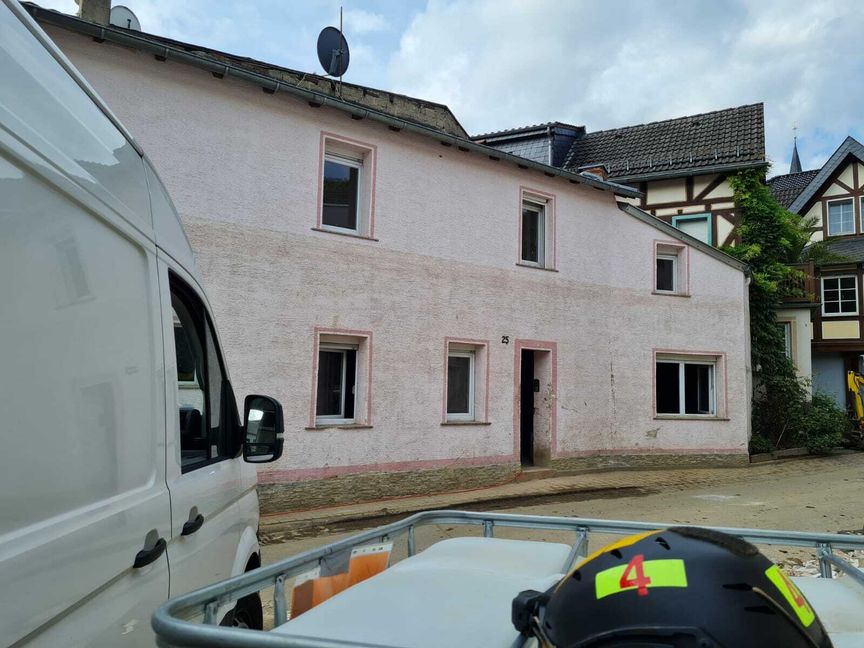Bis zum 2. Stock stand hier das Wasser – obwohl das Haus rund 300 Meter von der Ahr entfernt liegt.