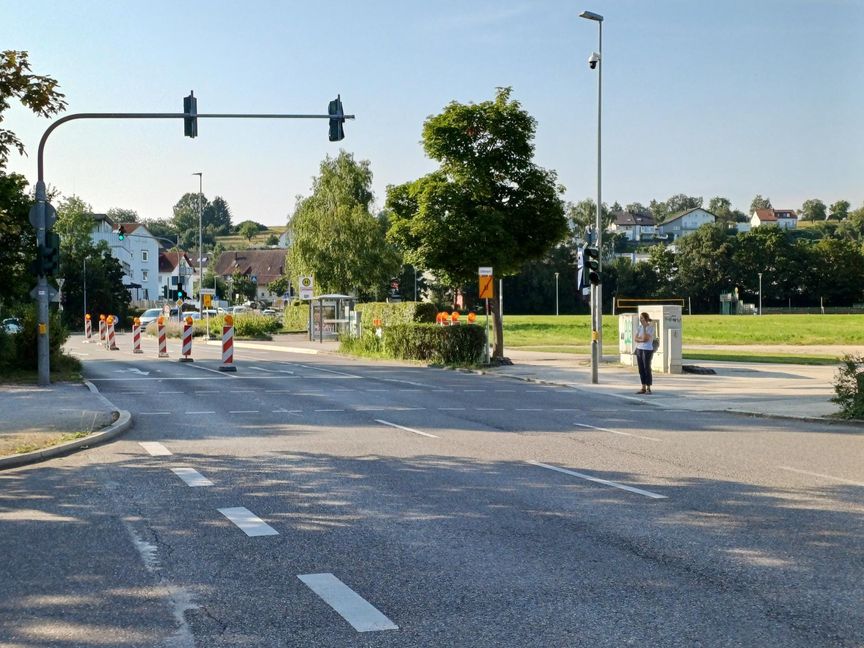 Die Schönaicher Straße ist zwischen den Kreuzungen mit der Achalmstraße/Schönbuchstraße und der Heusteigstraße bis voraussichtlich Montag, 30. September, voll gesperrt.